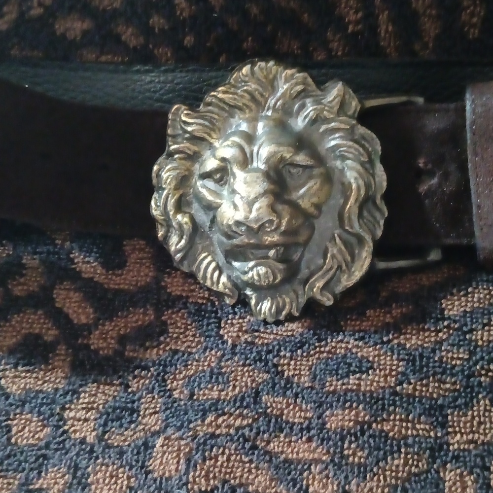 Accurate Vintage Belt "Lion Head '